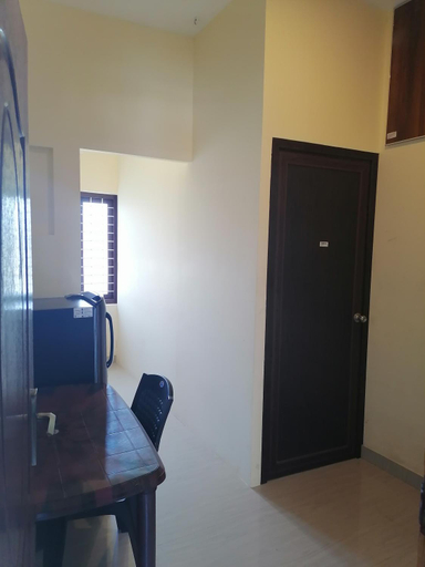 Others 5, Queens Residency, Thrissur