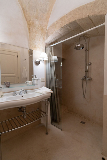 Bathroom 4, Palazzo Muci, Lecce