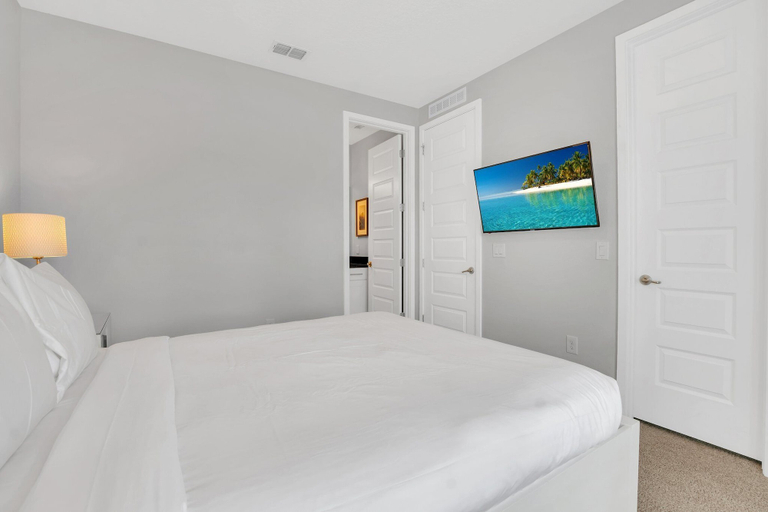 Bedroom 2, Your Own Tropical Oasis! 6 mi to Disney!, Osceola