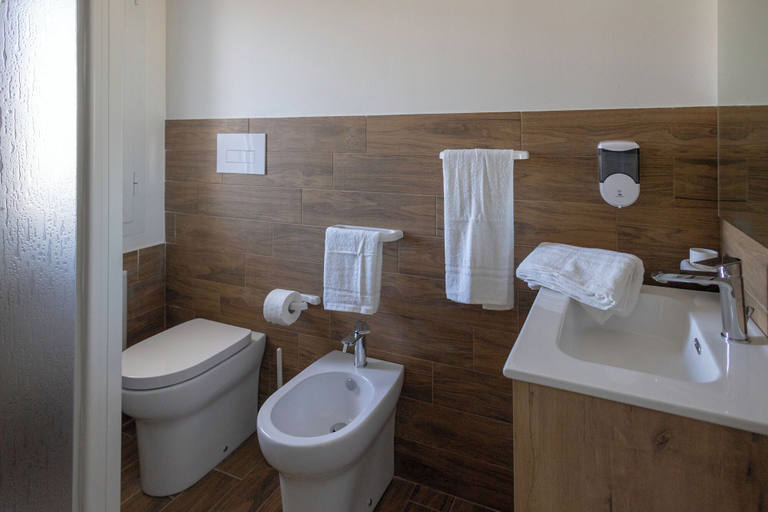 Bathroom 3, Elysium Affittacamere, Trapani