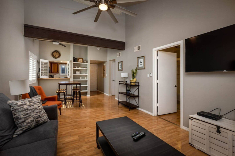 Others 1, Cozy Gilbert Condo Walking Distance to Downtown!, Maricopa