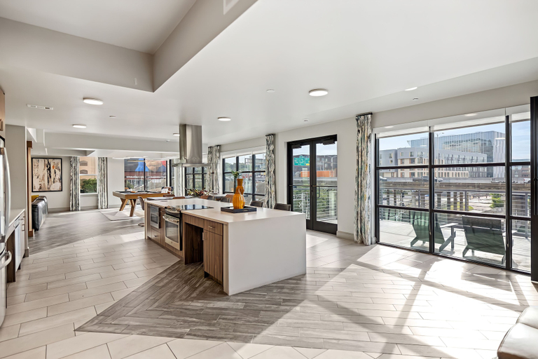 Food & Drinks 5, Placemakr Austin Downtown, Apartments by Hilton, Travis