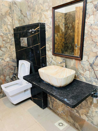 Bathroom, Payal Palace, West Nimar