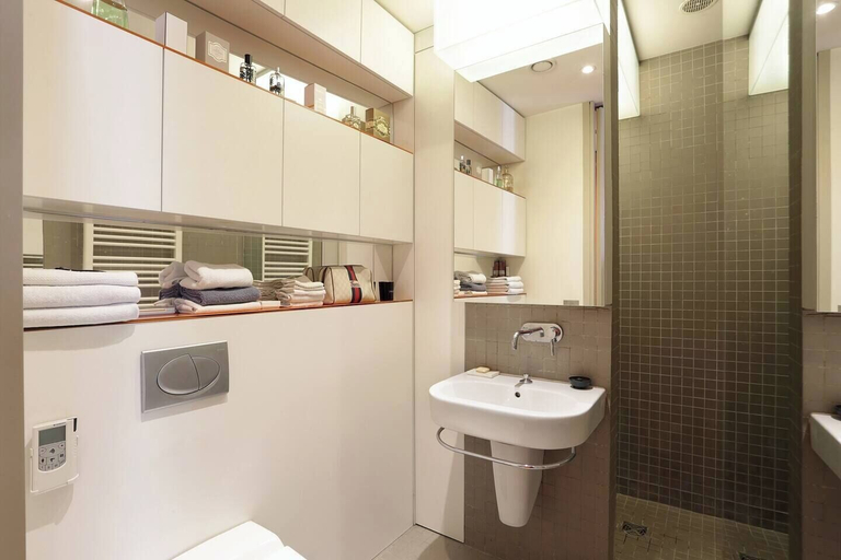 Bathroom 3, Matignon Terrace, Paris