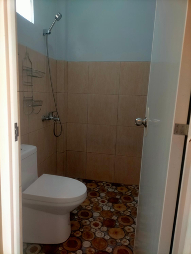 Bathroom 3, Dhong and Eden Home, San Vicente
