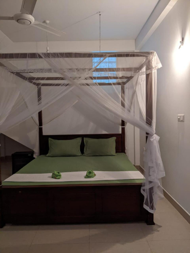 Bedroom 2, Muthuarana Villa Matara, Matara Four Gravets