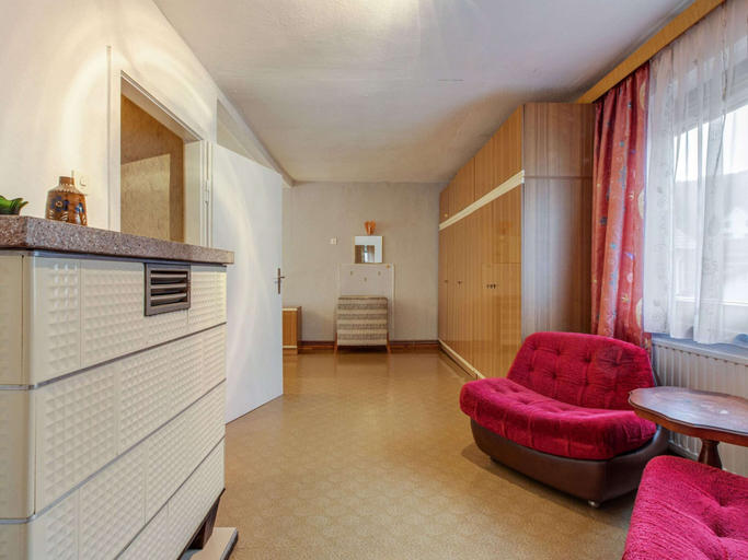 Others 5, Holiday Home in Thuringia With Private Terrace, use of a Garden and Pool, Hildburghausen