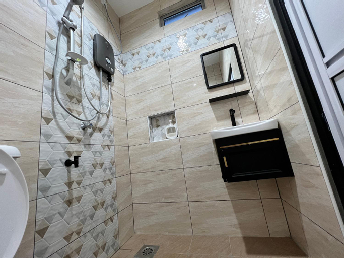 Bathroom 3