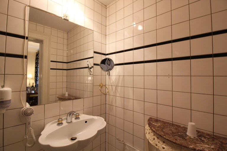 Bathroom 3, Store Restrup Slotshotel, Aalborg