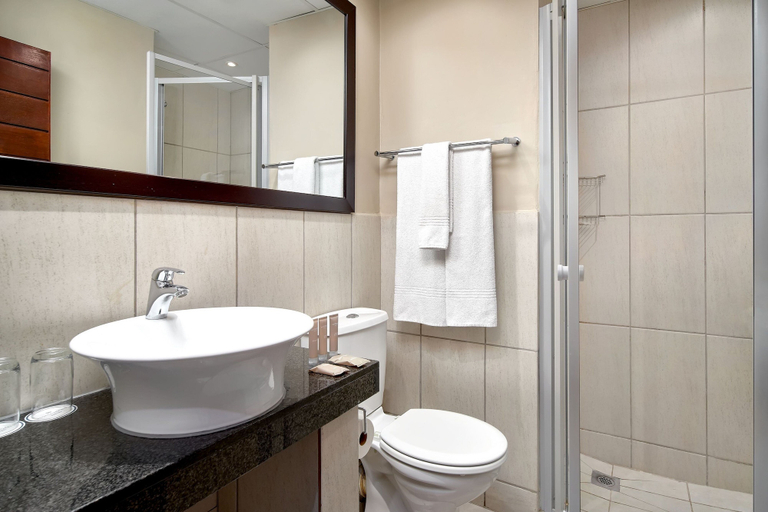 Bathroom 4, Protea Hotel by Marriott Pretoria Hatfield, City of Tshwane