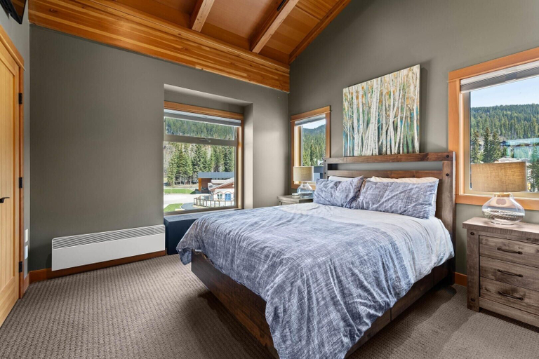Bedroom 5, Kookaburra Lodge #401 By Bear Country, Thompson-Nicola