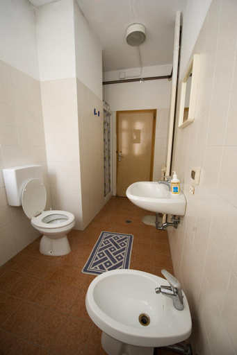 Bathroom 3, Ostello Domus Civica, Venezia
