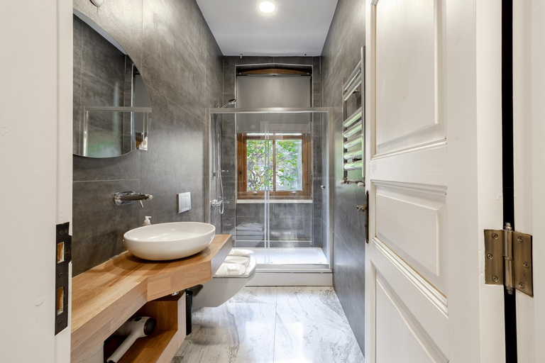 Others 5, Homie Suites - Historical Apartment Nearby Galata Tower, Beyoğlu