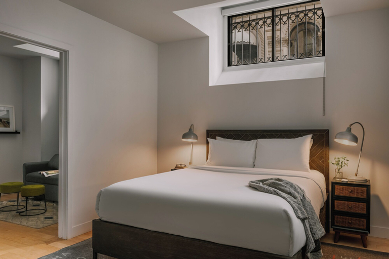 Bedroom 3, Sonder Le Victoria, Montréal