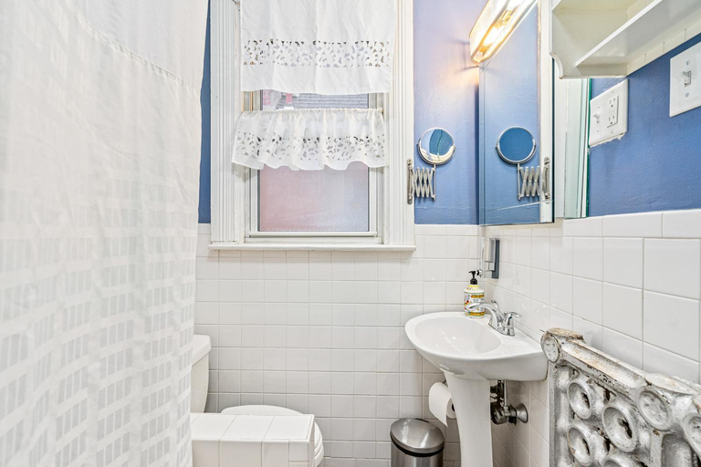 Others 4, Cozy Stay in Pittsburgh, Allegheny