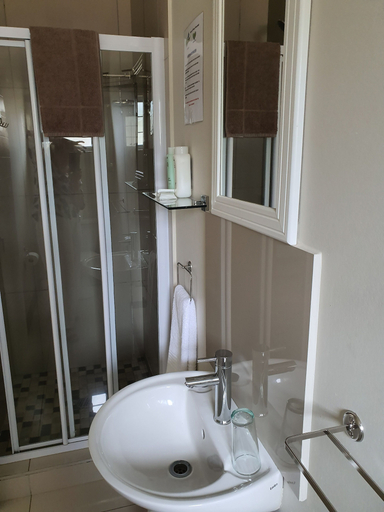 Bathroom 3, Westwood Skye, eThekwini