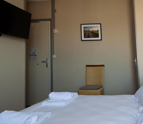 Others 5, lhotel, Deux-Sèvres