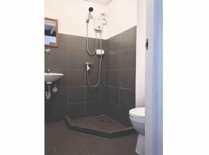 Bedroom 2, Special Big Loft Unit w/Fibreop Internet & Netflix, Cebu City