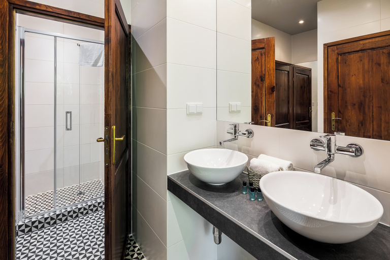 Bathroom 4, Garden House Apartments, Kraków City