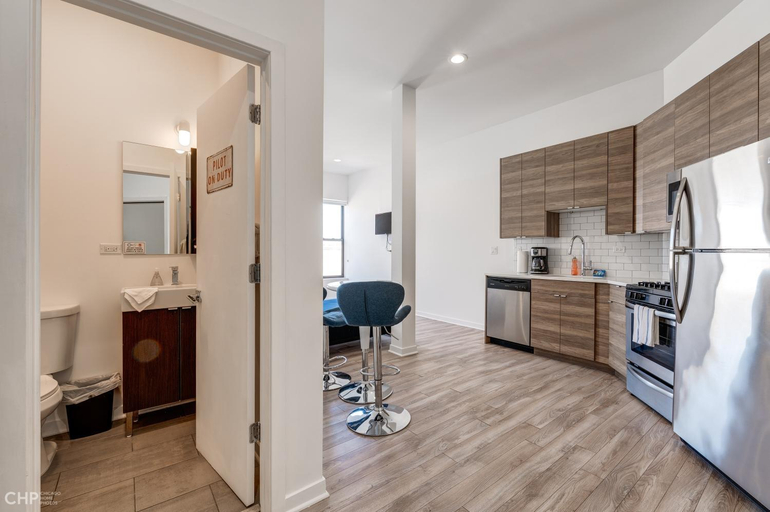 Others 5, Chicago Second Floor Studio by 747 Lofts, Cook