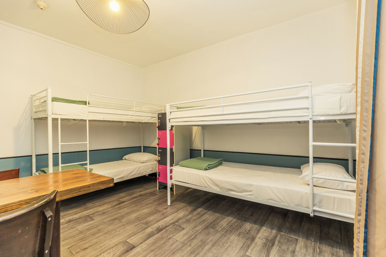 Bedroom 3, Young & Happy Latin Quarter by Hiphophostels, Paris