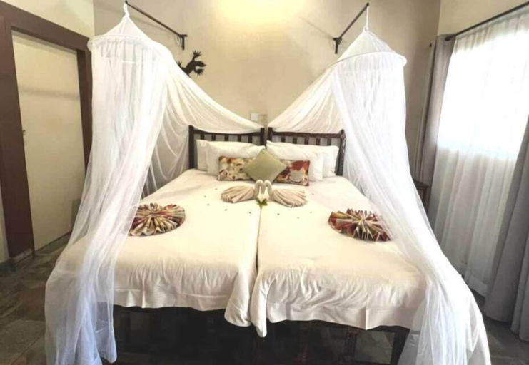 Bedroom 3, Thebe River Safaris, Chobe