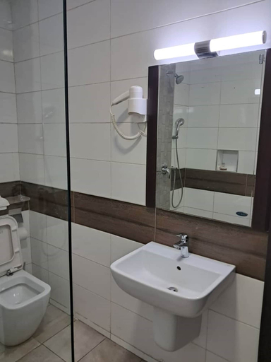 Bathroom 3, Rockview Hotel Festac, Amuwo Odofin