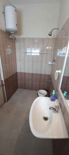 Bathroom 2, Shantham Service Apartments Indumangar, Coimbatore