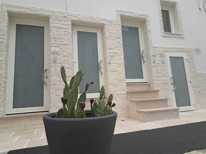 Exterior & Views 2, Mae Apulian Rooms, Taranto