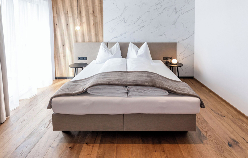 Bedroom 2, Hotel Alpenrose, Bolzano