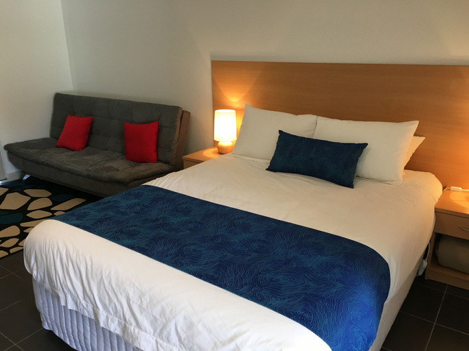 Bedroom 3, Island Breeze Motel, King Island