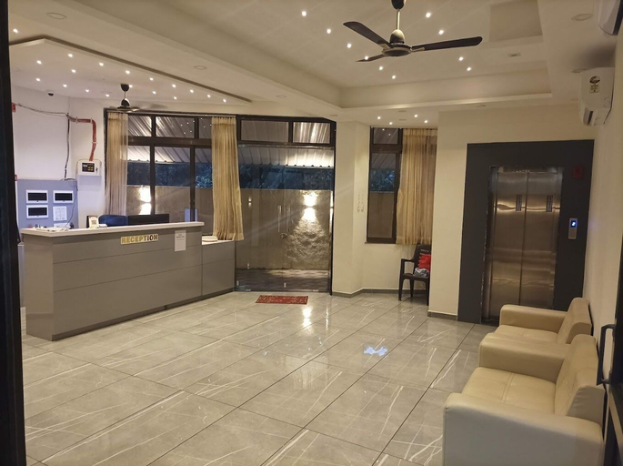 Others 4, Hotel Arihant Plaza, Navsari