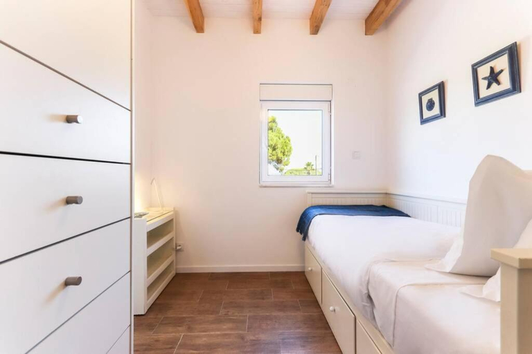 Bedroom 2, CAPARICA BEACH VILLA, Almada
