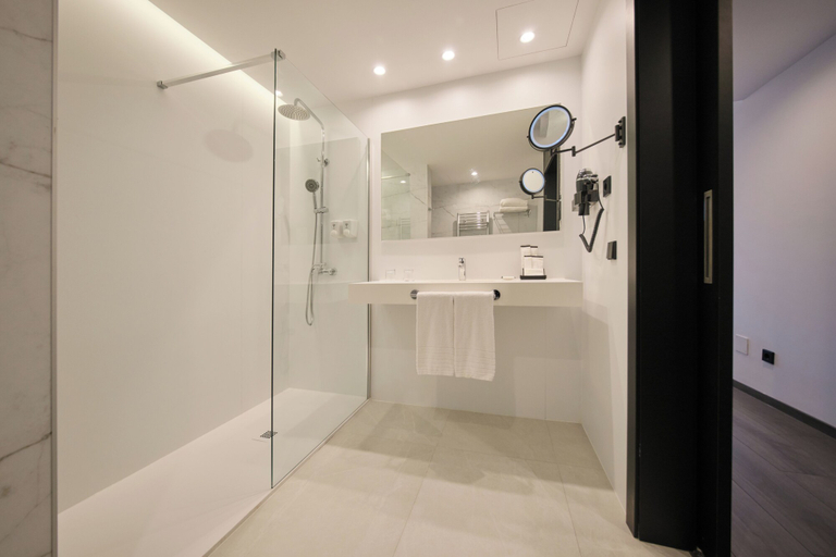 Bathroom 4, 1881 Madrid Ventas Hotel, Madrid