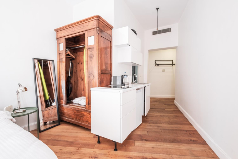 Others 2, Homie Suites - Historical Apartment Nearby Galata Tower, Beyoğlu
