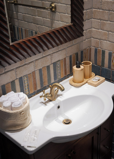 Bathroom 4, Lussuosa Villa Glyfada, Attica