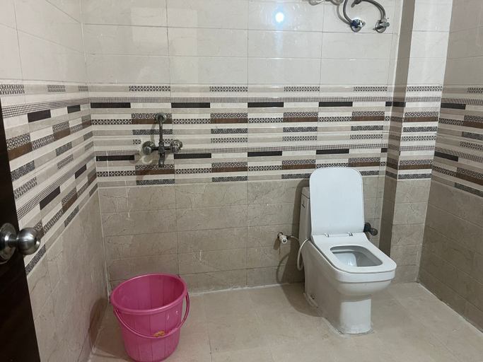 Bathroom 3, Cleo Elegance Rooms & Banquet, Gautam Buddha Nagar