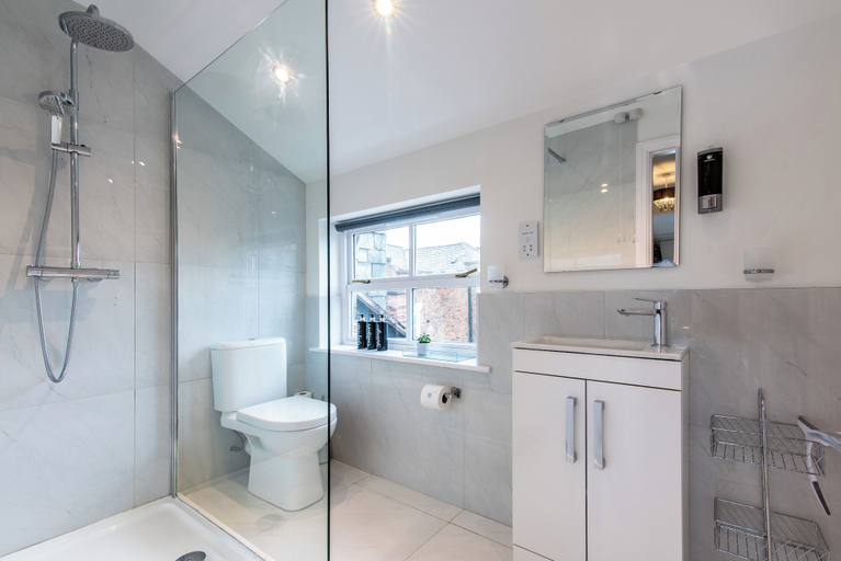 Bathroom 3, Blackfriars house, Cheshire West and Chester