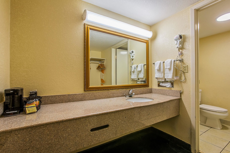 Bathroom 4, Quality Inn Northeast, DeKalb