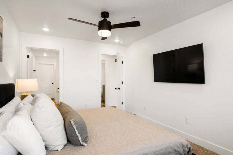 Bedroom 3, Putter's Paradise at Desert Color #99 by RedAwning, Washington