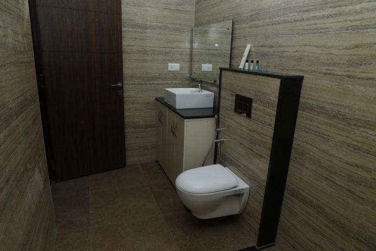 Bedroom 2, Senthur Inn Vellore, Vellore