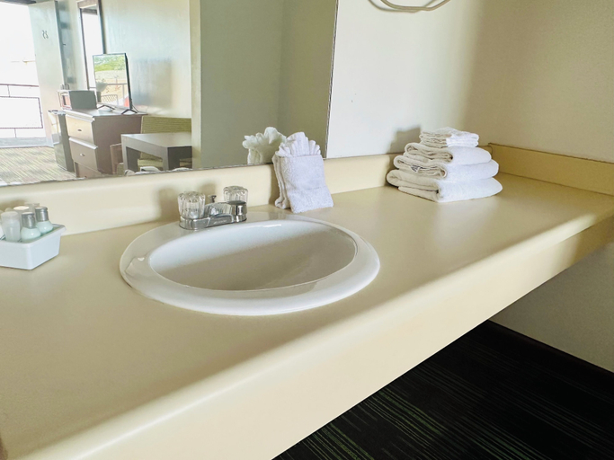 Bathroom 5, Quality Lodge, Erie