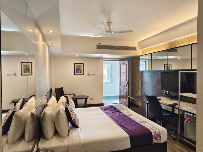 Bedroom 2, Regenta Place Bangalore, Cunningham Road, Bangalore