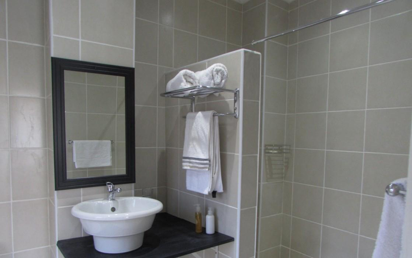 Bathroom, Matts Rest Bed and Breakfast, Umgungundlovu