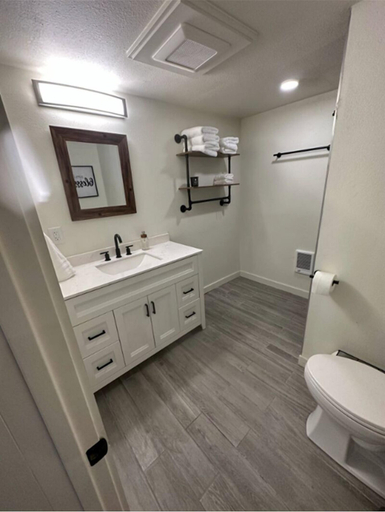 Bathroom 3, Live Work Downtown Apartment, Latah