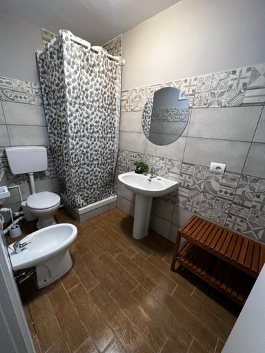 Bathroom 3, Fiera di Roma B&B, Rome