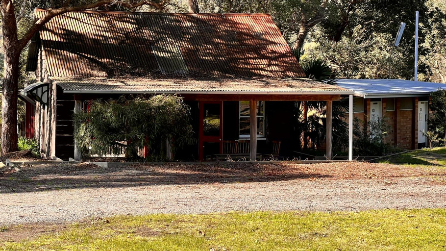 Exterior 1
