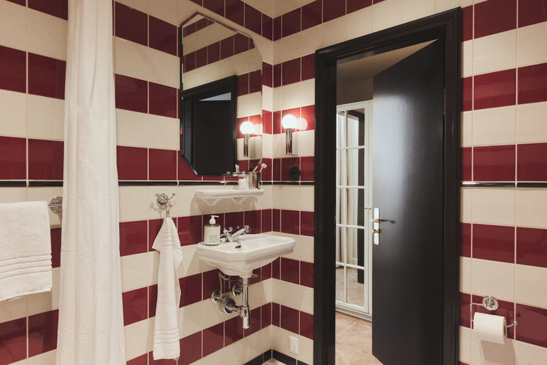 Bathroom 4, Hotel Bella Grande, Copenhagen