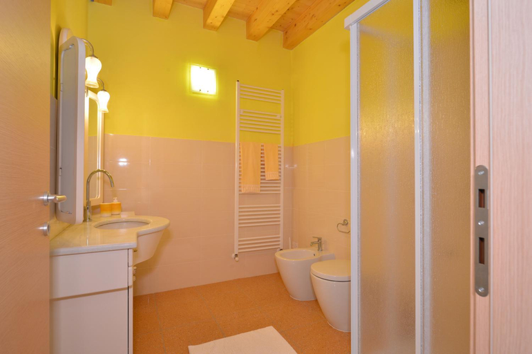 Others 5, Artemide, Verona