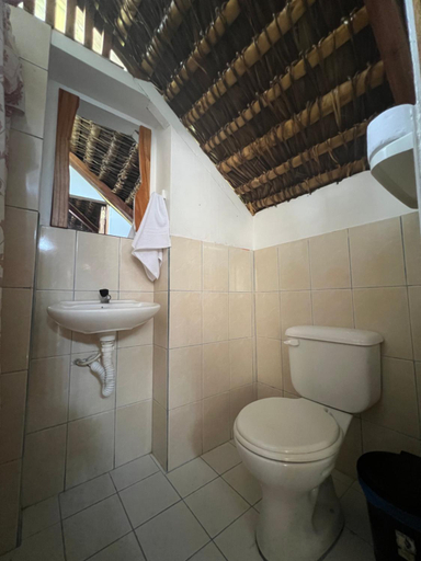 Bathroom 3, Zutalu - Playa Sur